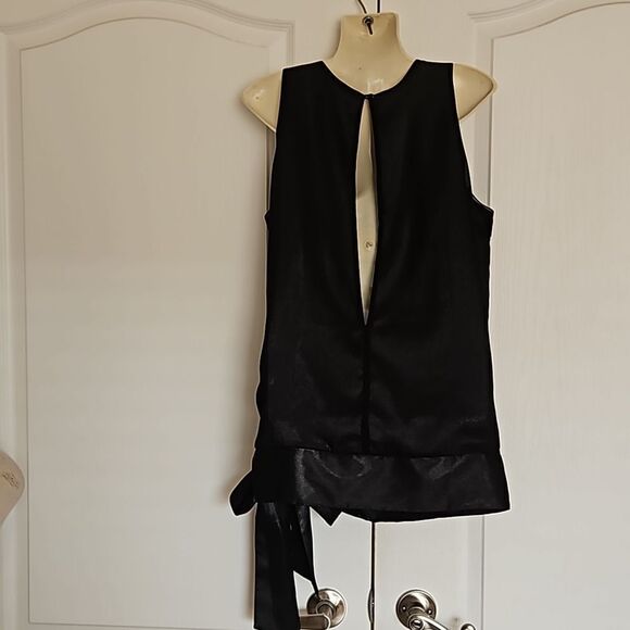 YaYa & Co Women's Sequins Open Back Top With Tie Front Black/ Silver Medium - Picture 3 of 16